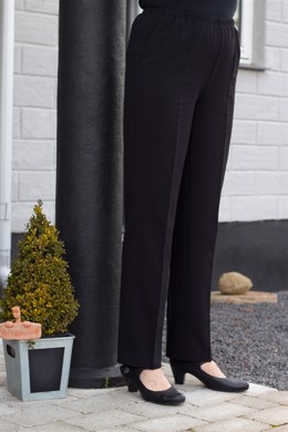 Sofie bukser - Klassisk sort Brandtex helårs buks med smalle lår og elastik i taljen